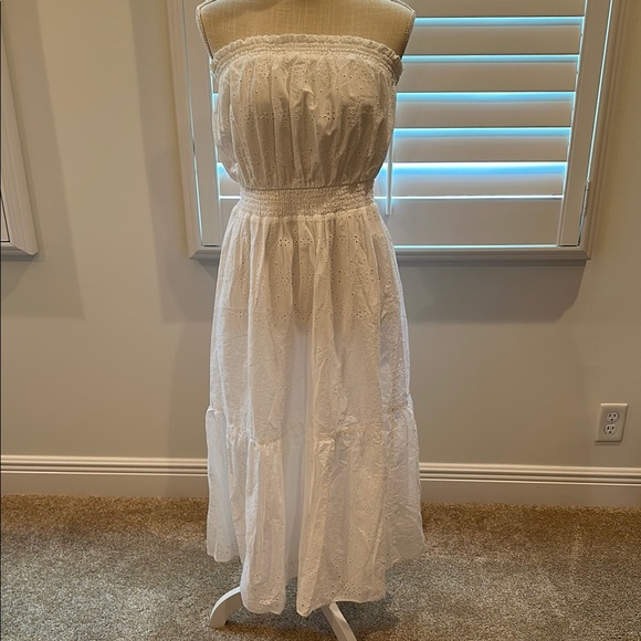 Women's Nikole Strapless Eyelet Midi Dress in White - Lilly Pulitzer